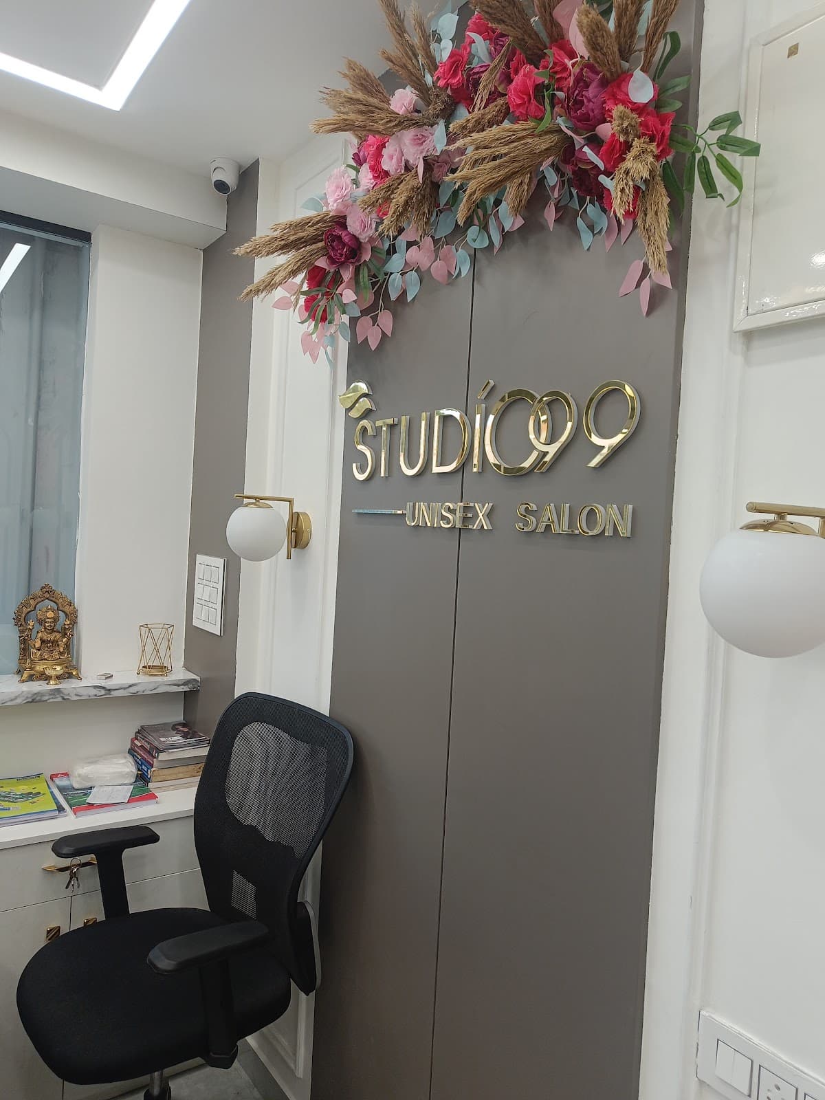 Studio99 Salon Jindal City