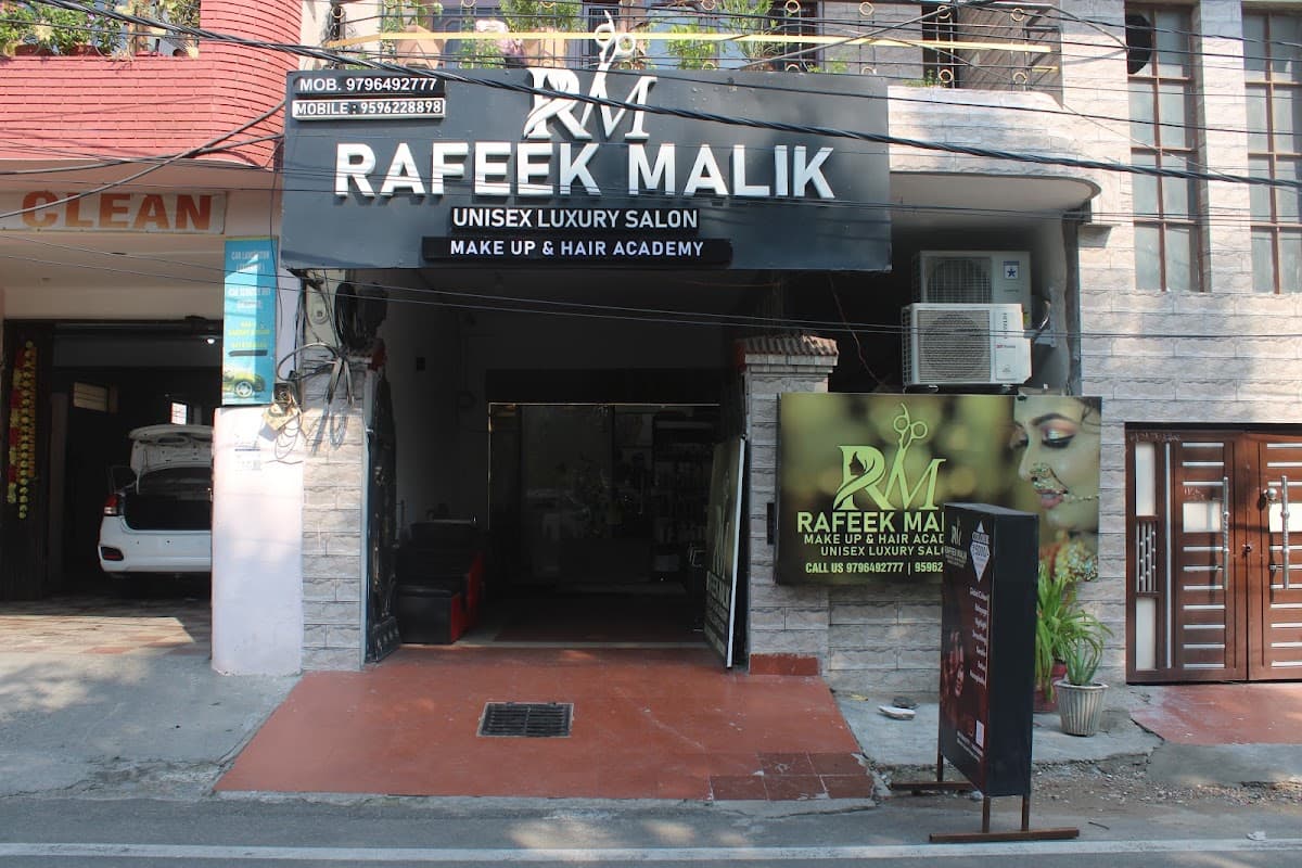 ✅RM Rafeek Malik unisex luxury salon