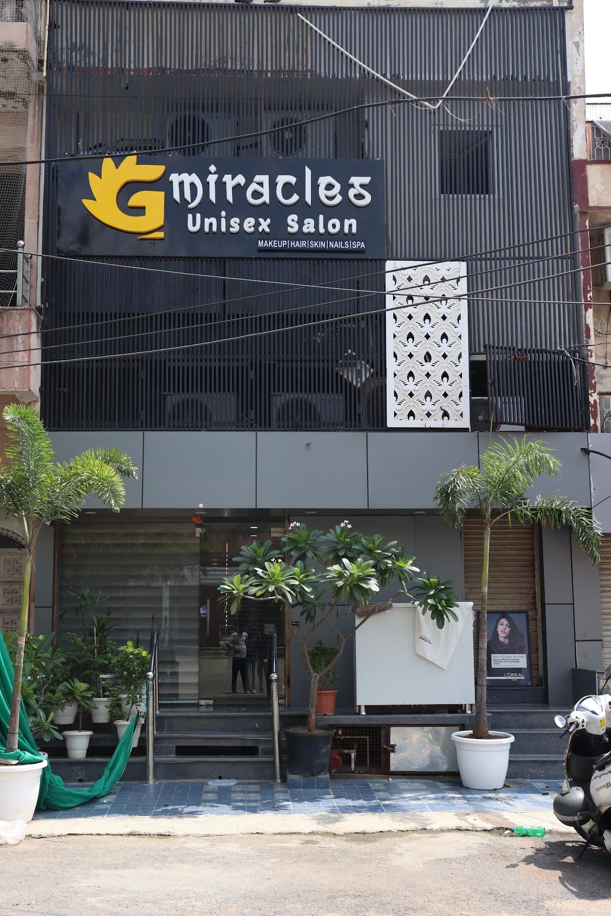 G Miracles Unisex Salon