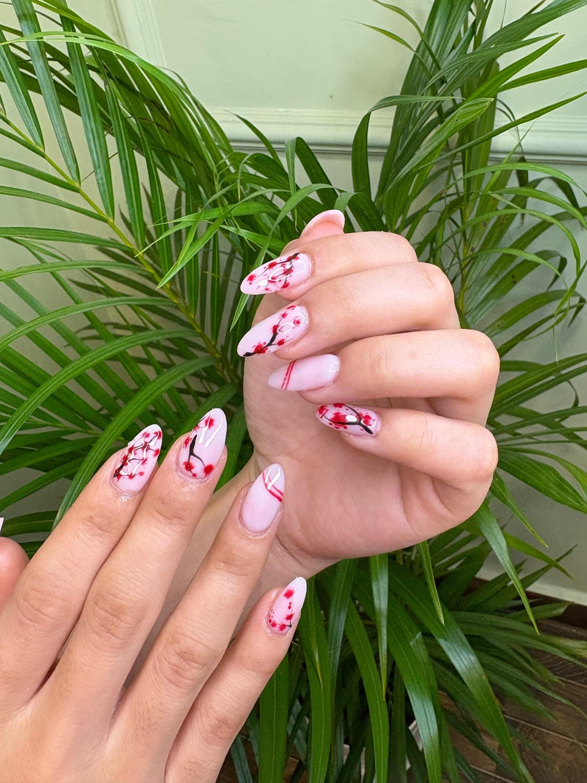 Glossy Nails Studio (take your appointment)