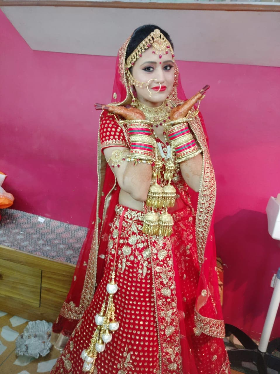 Shivam Beauty Salon (insta@Laxmimakeovers2004 ,youtube -@shivambeautysalon))