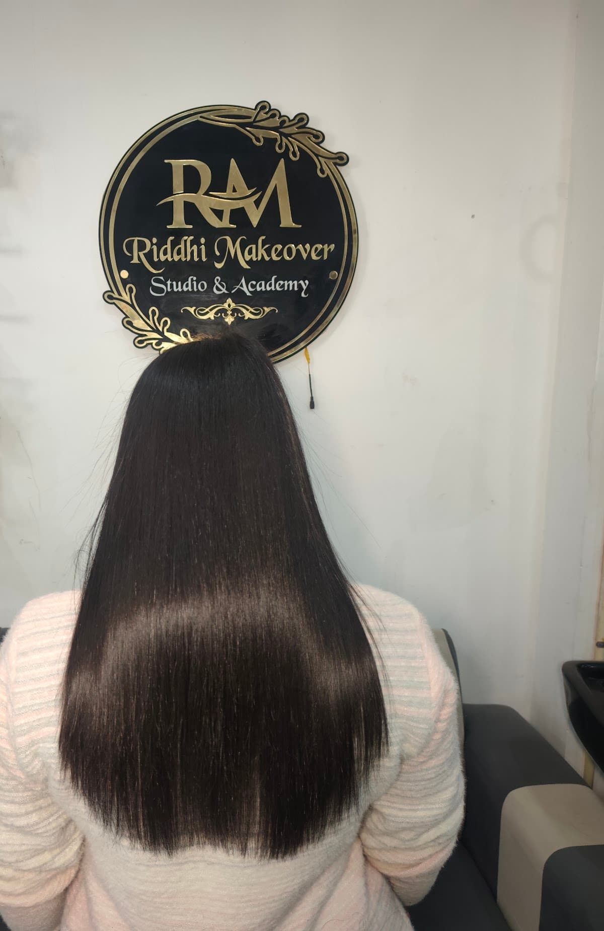 Riddhi makeover unisex salon