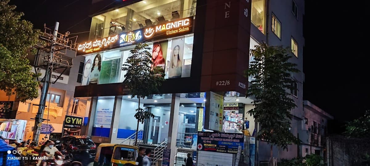 Mr.Magnific Unisex Salon