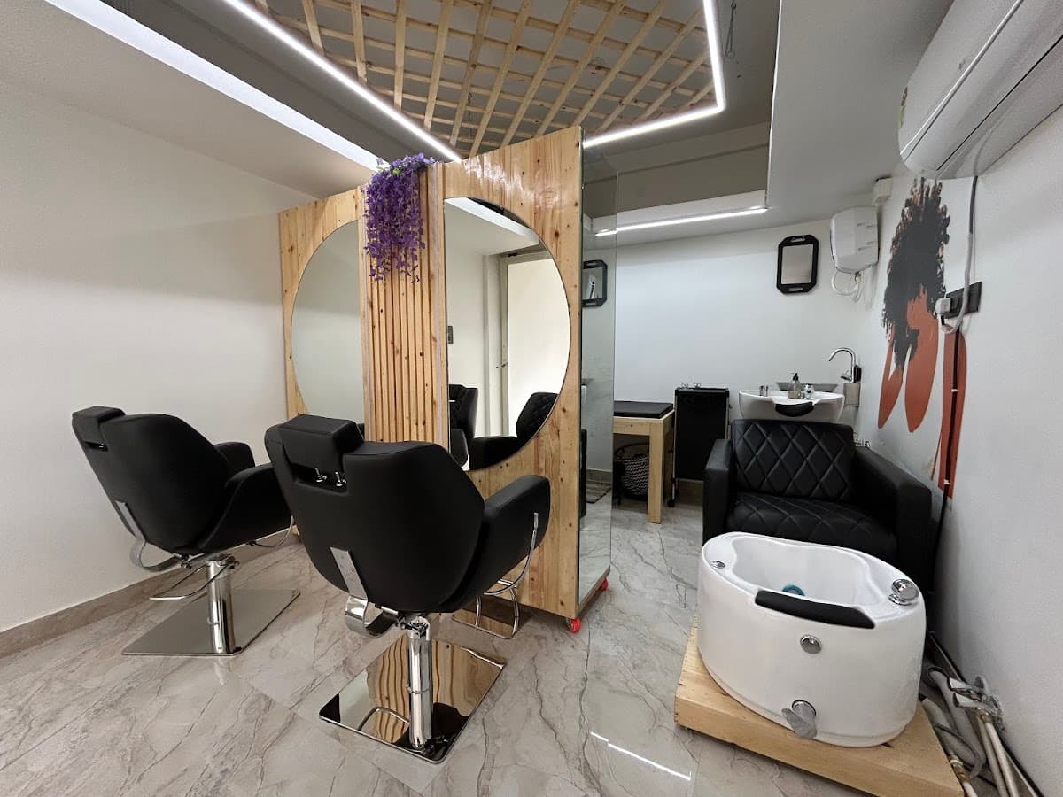 FLORENCE BEAUTY STUDIO Bridal and beauty services (Ladies & Kids Only)Take appointments before coming..