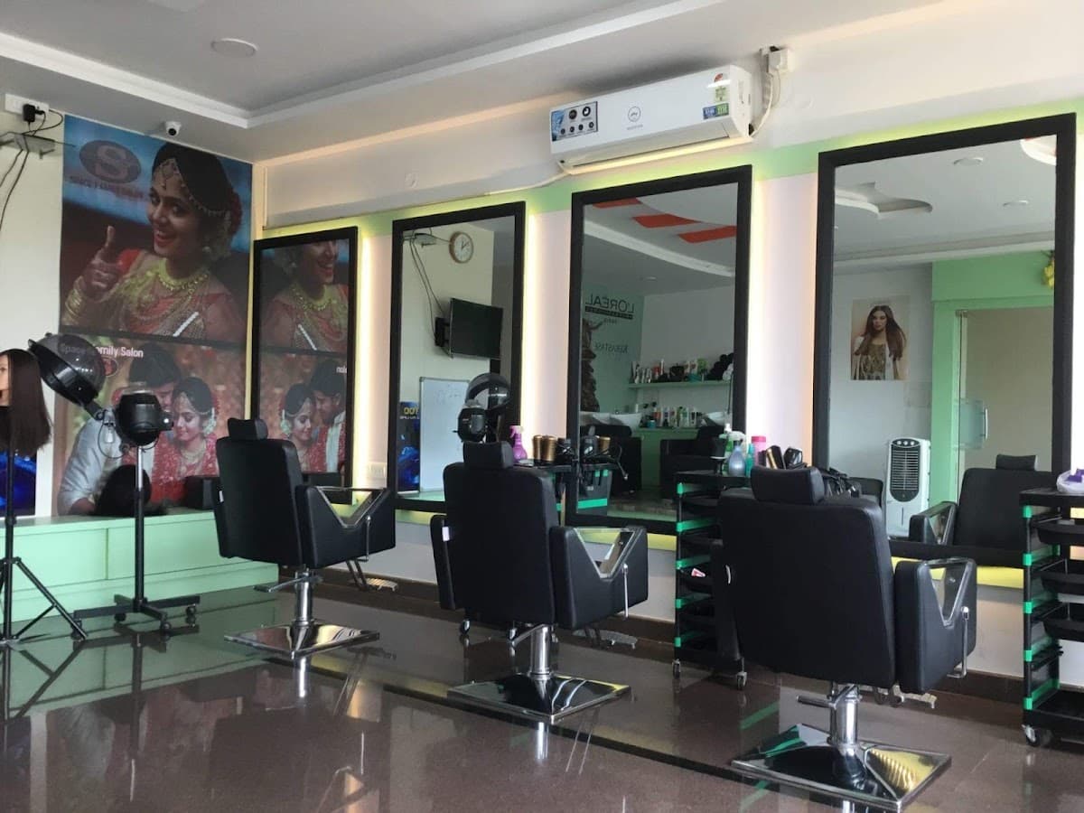 Space Unisex salon, Nail art & tattoo studio.