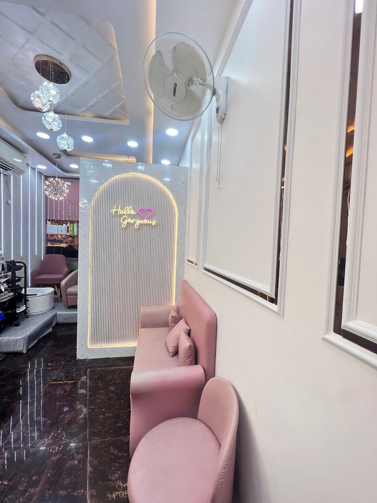 HD MAKEOVER - Best Ladies Beauty Parlour | Airbrush Makeup | HD Makeup | Bridal Makeup | Best Makeup Artist