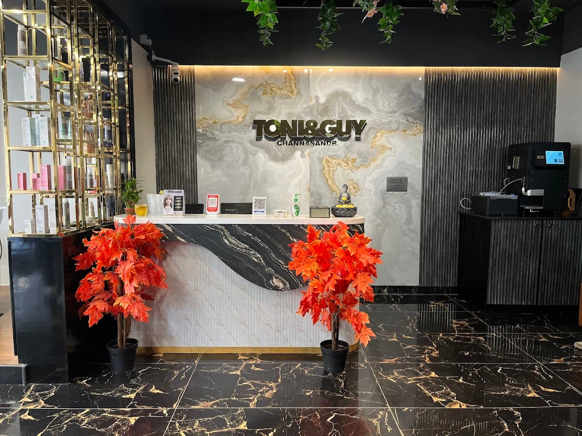 Essensuals by Toni & Guy Hairdressing, Channasandra