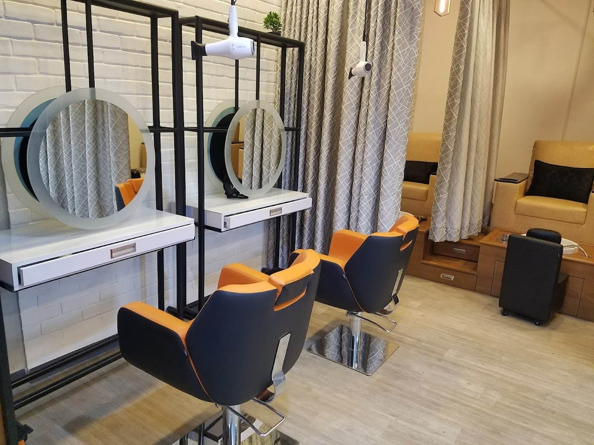 Euphoria Unisex Luxury Salon