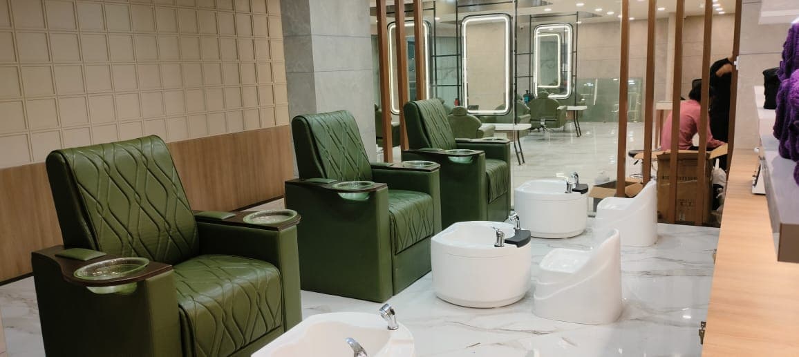Naturals Signature unisex Salon & Spa (Sarjapur main road)