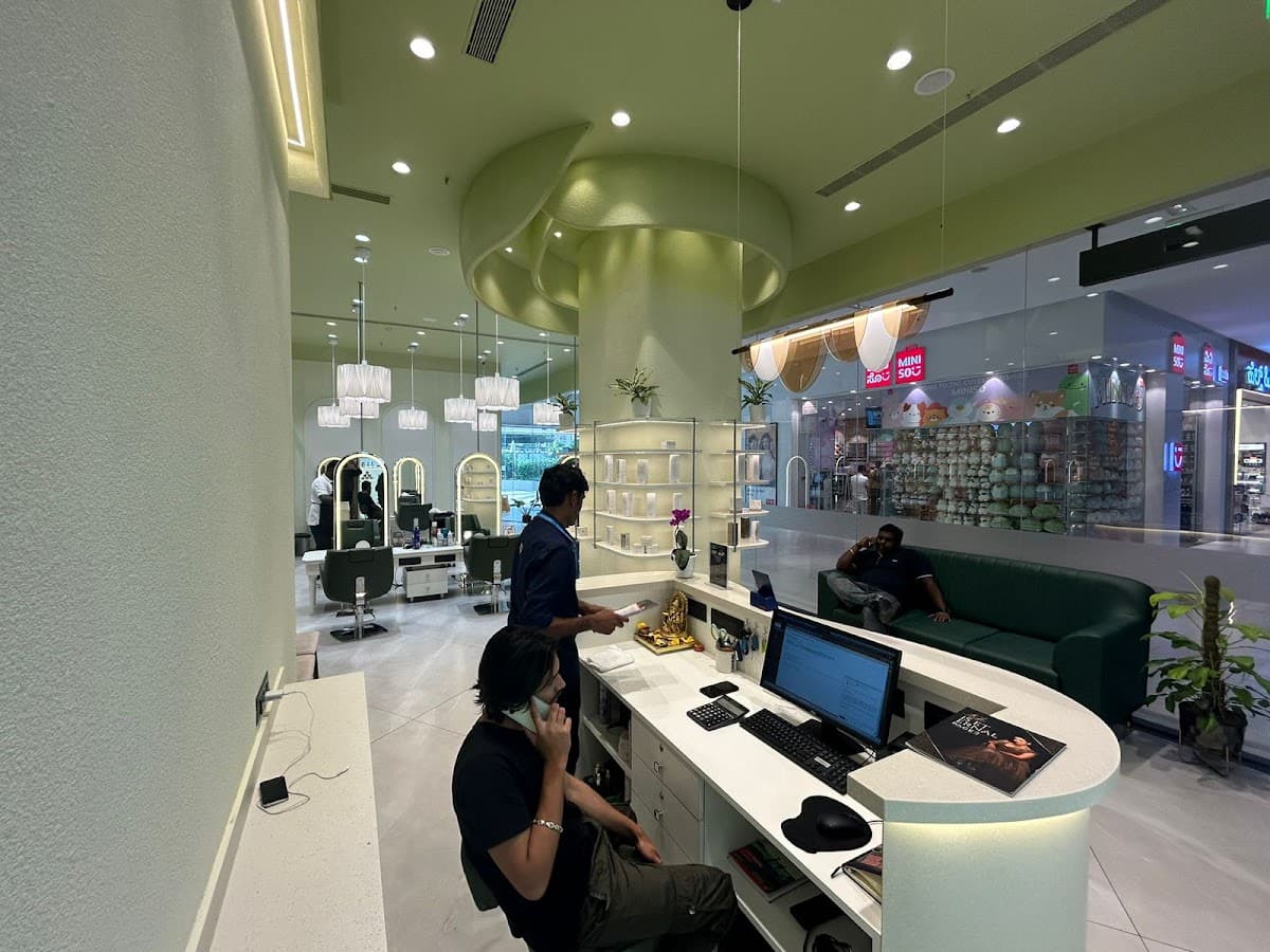 Page3 Luxury Salon & Makeover Studio