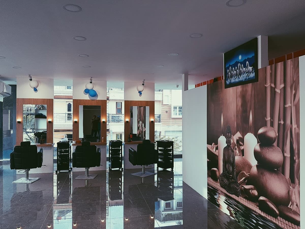Hairline Family Salon