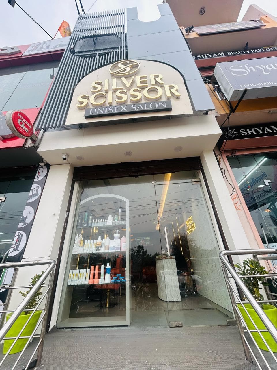 Silver Scissor unisex salon