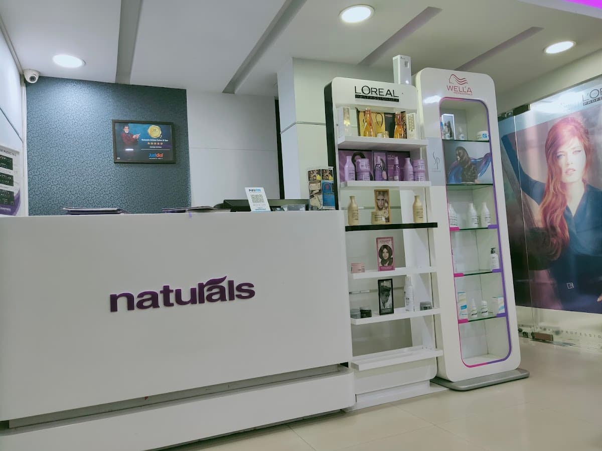Naturals Salon