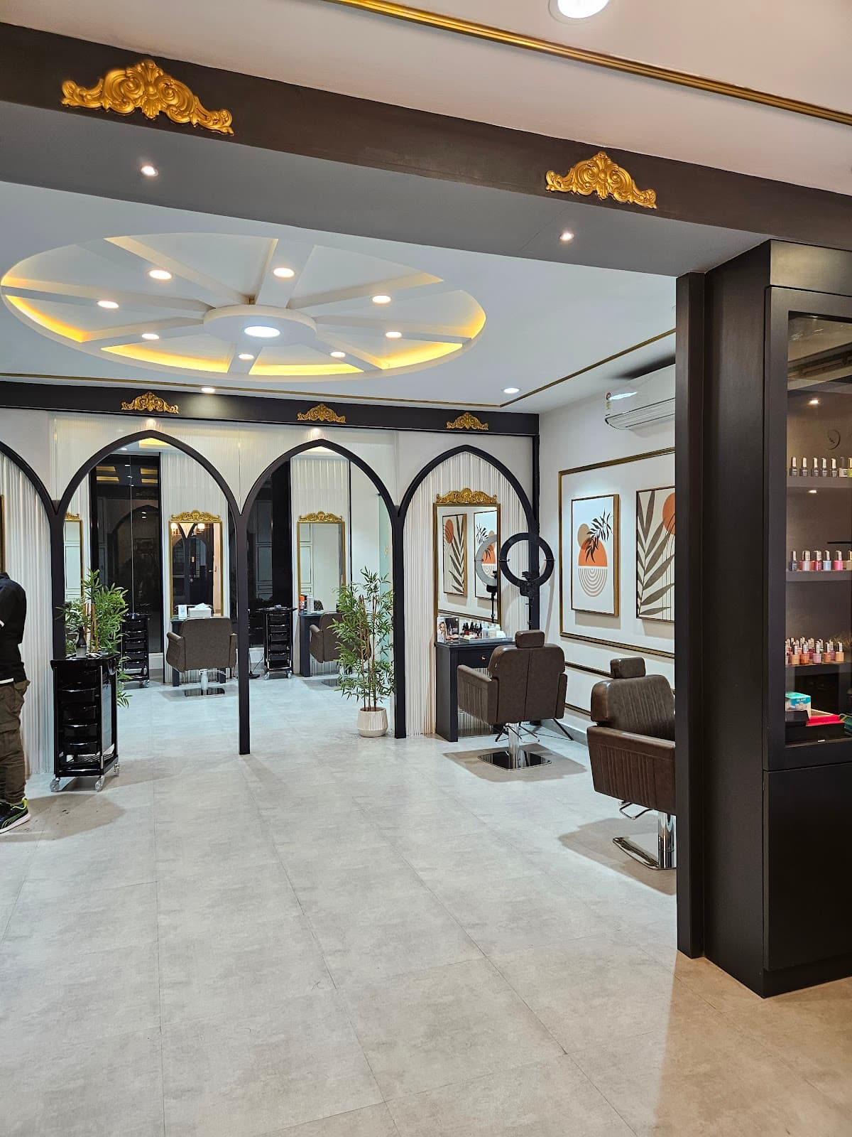 Salon 82- Best Salon In HSR layout