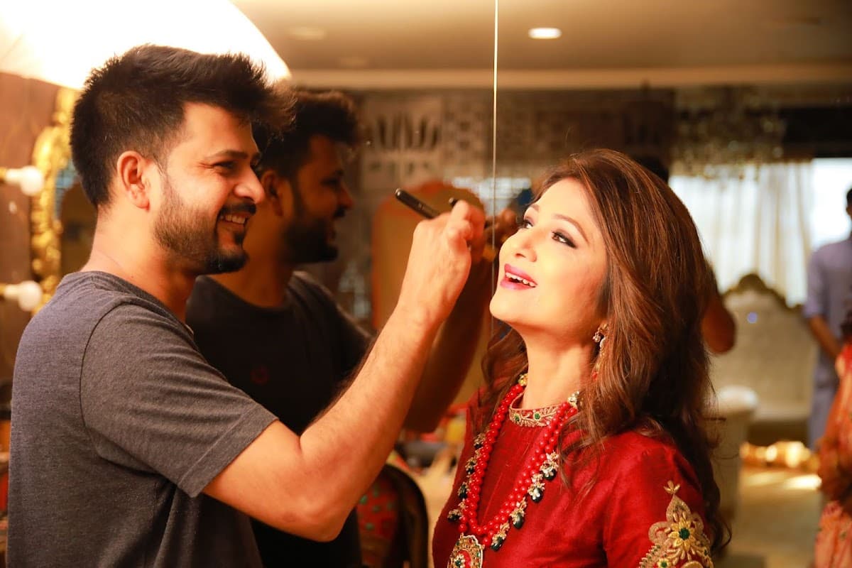Rahul's Salon