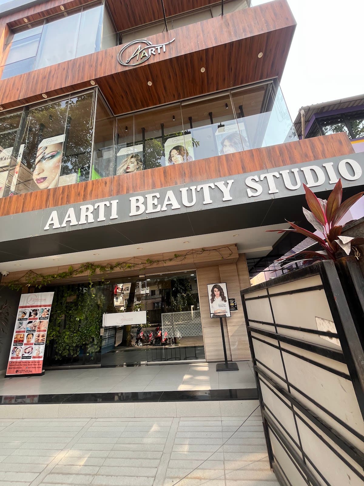 Aarti Beauty studio