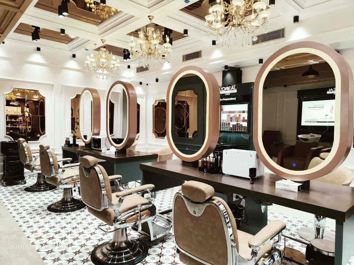 LOOKS SALON ,Grand Venice Mall