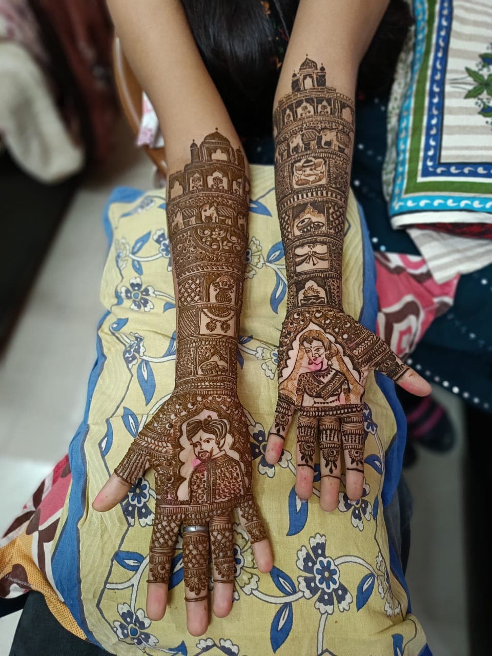 Raju | Best Mehandi Artist In Varanasi