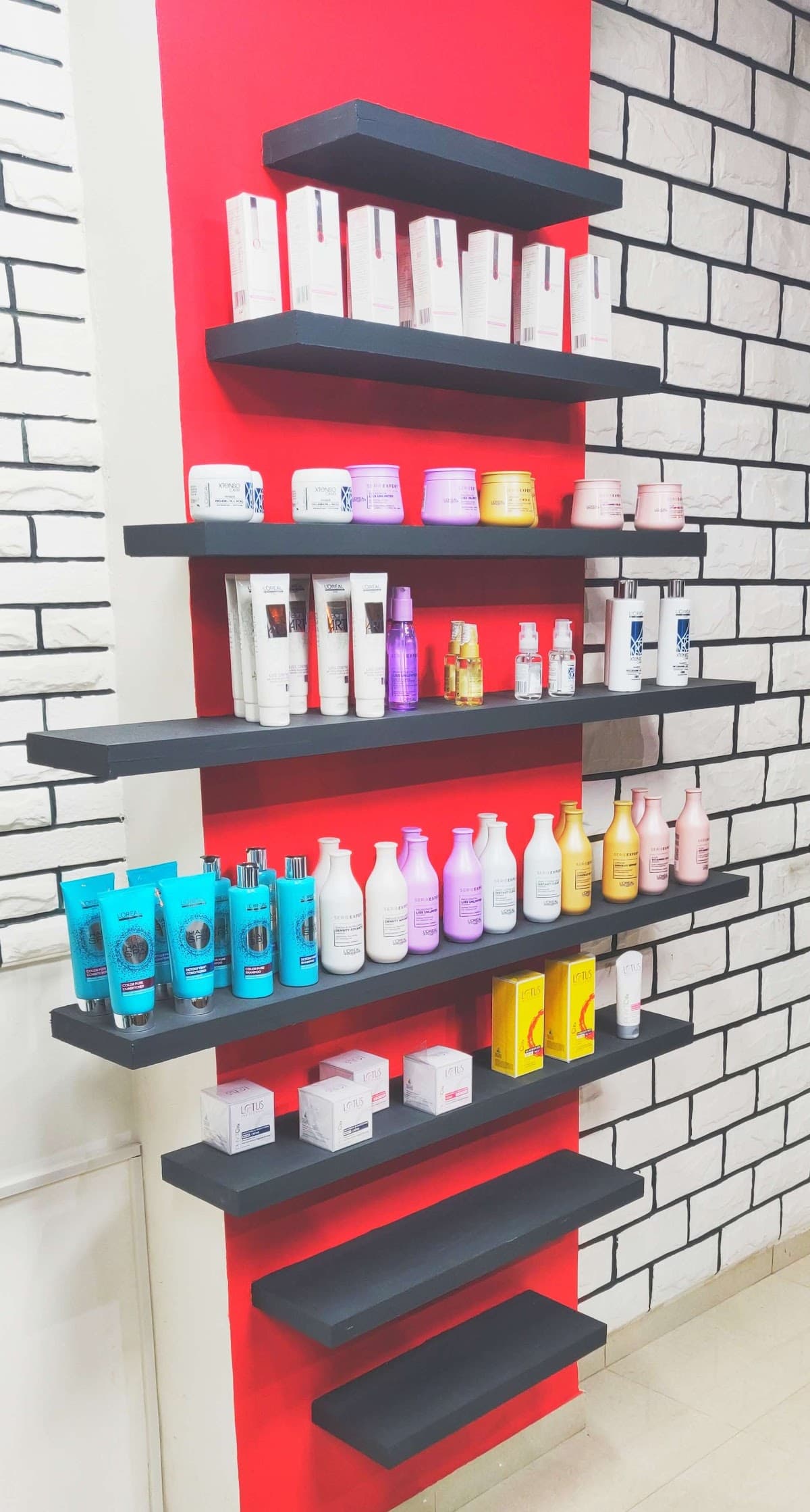 DREAM BIG UNISEX SALON