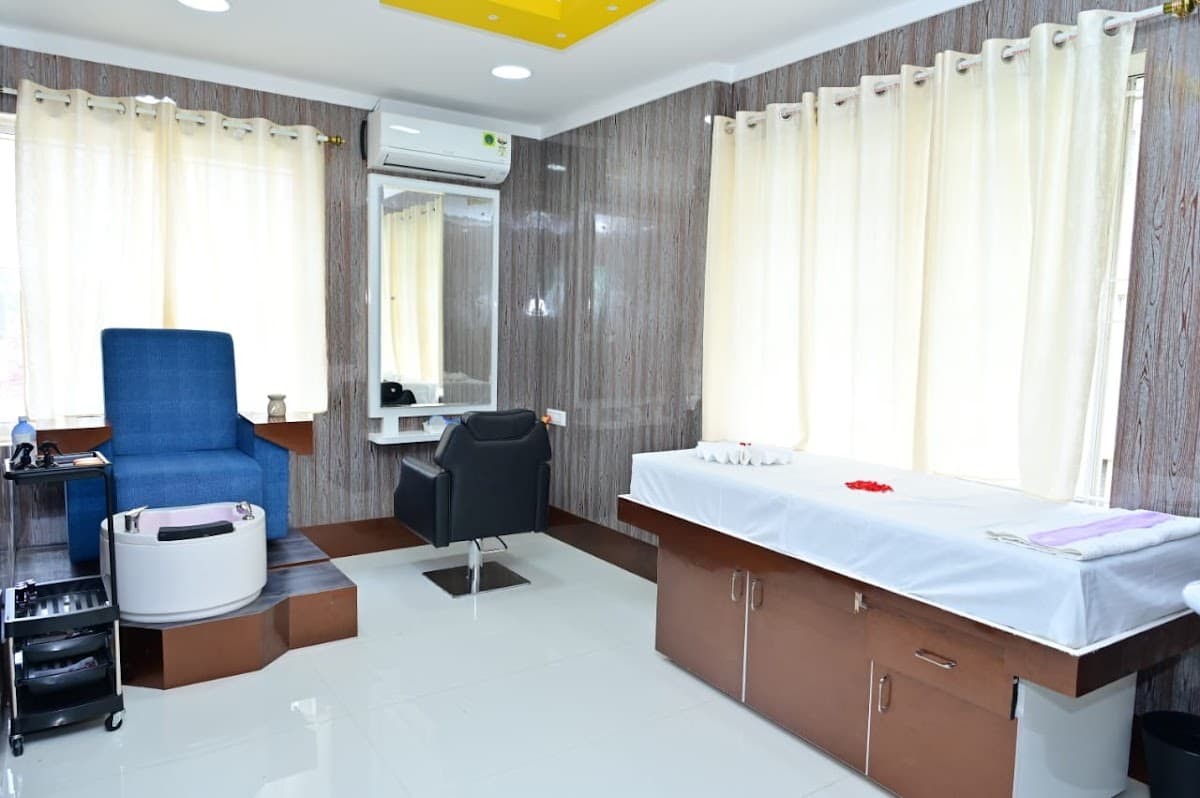 Nakshatra Salon for men and women