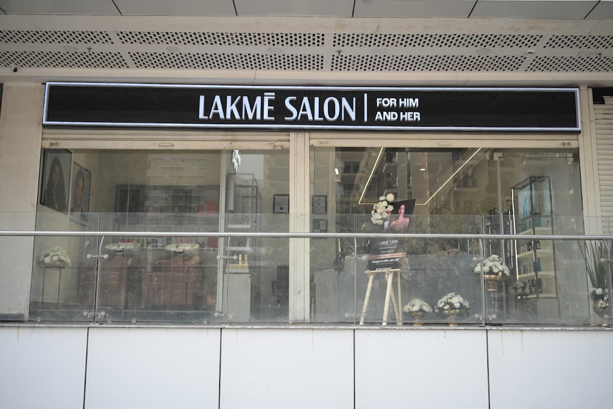 Lakme Salon For Him and Her in Spectrum Mall,Sector75,Noida