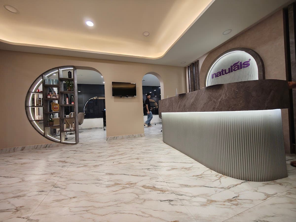 Naturals Salon