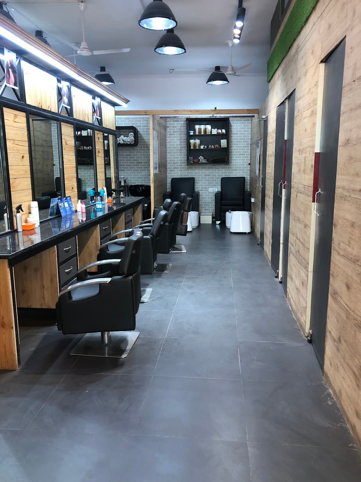 Kaaloas Unisex Salon