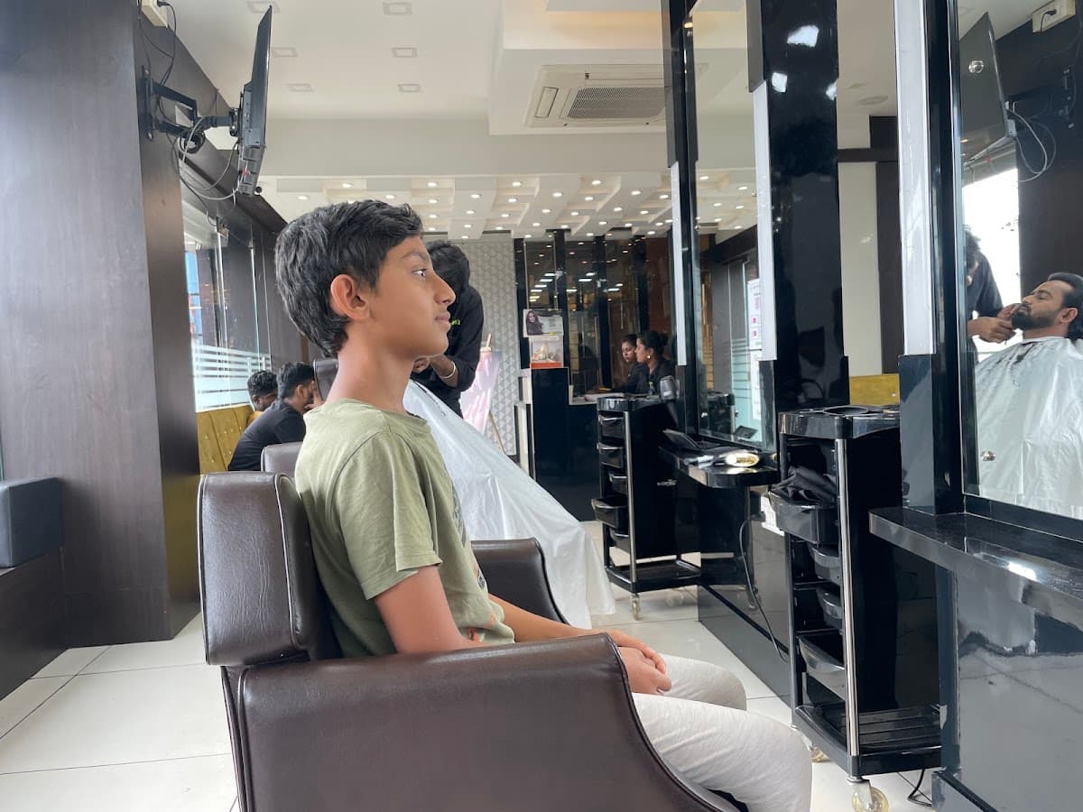 Greens Unisex Salon