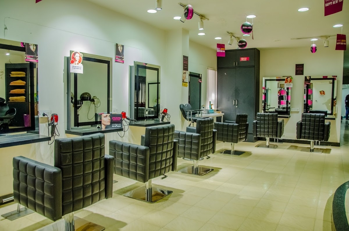 Lakme Salon in Coles Road,Frazer Town,Bengaluru interior