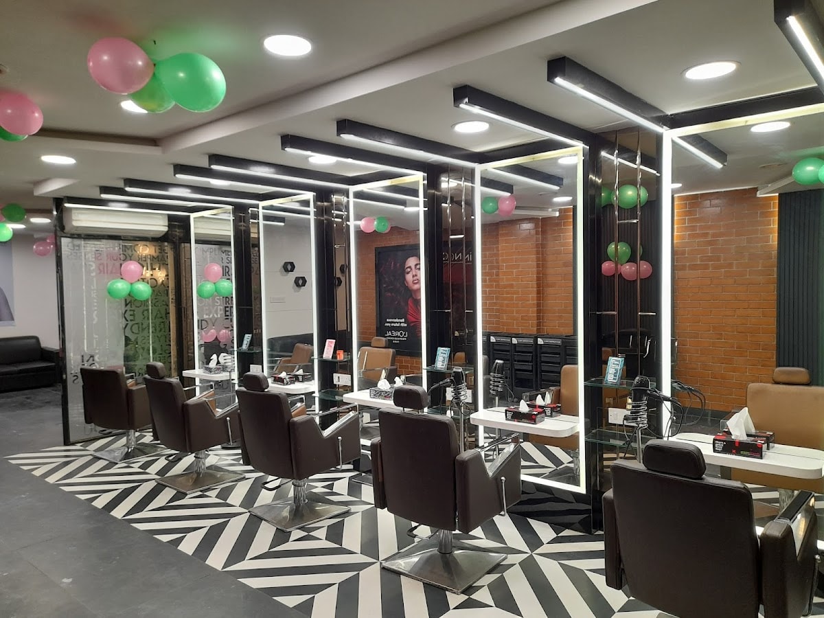 Green Trends Unisex Hair & Style Salon interior