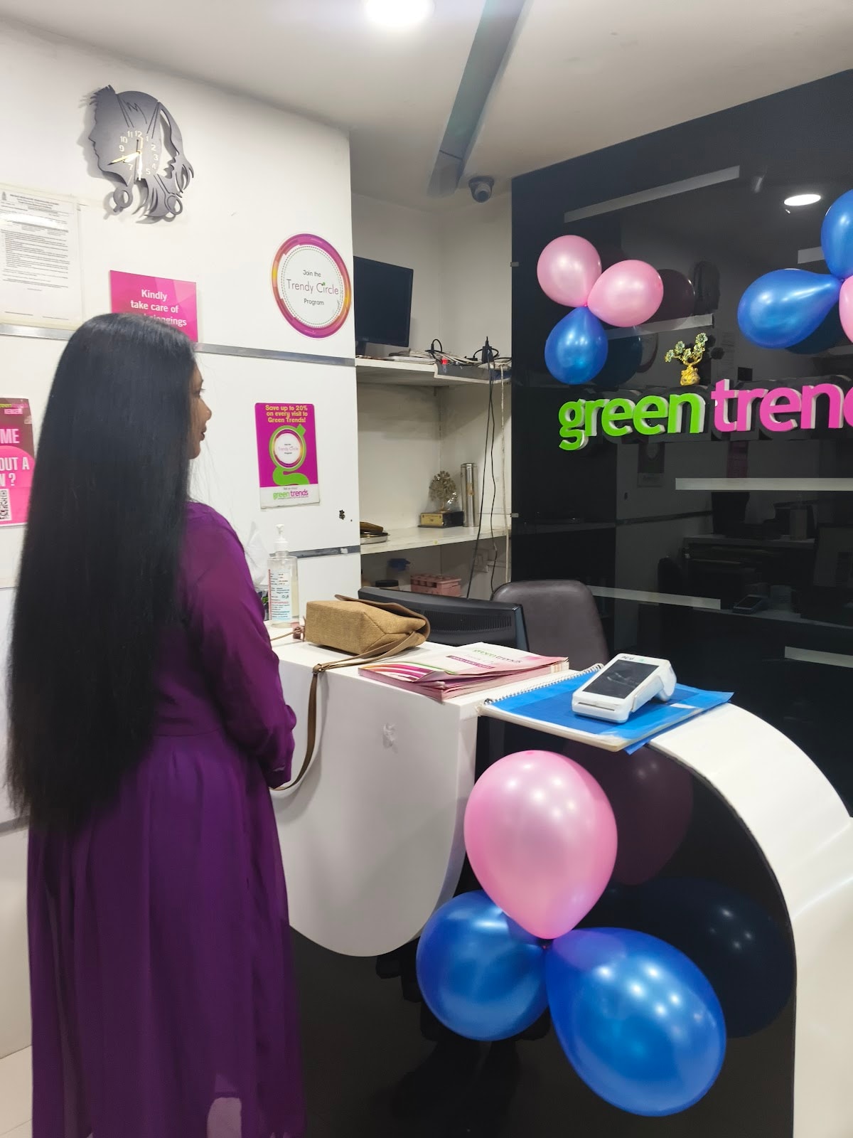 Green Trends Unisex Hair & Style Salon interior