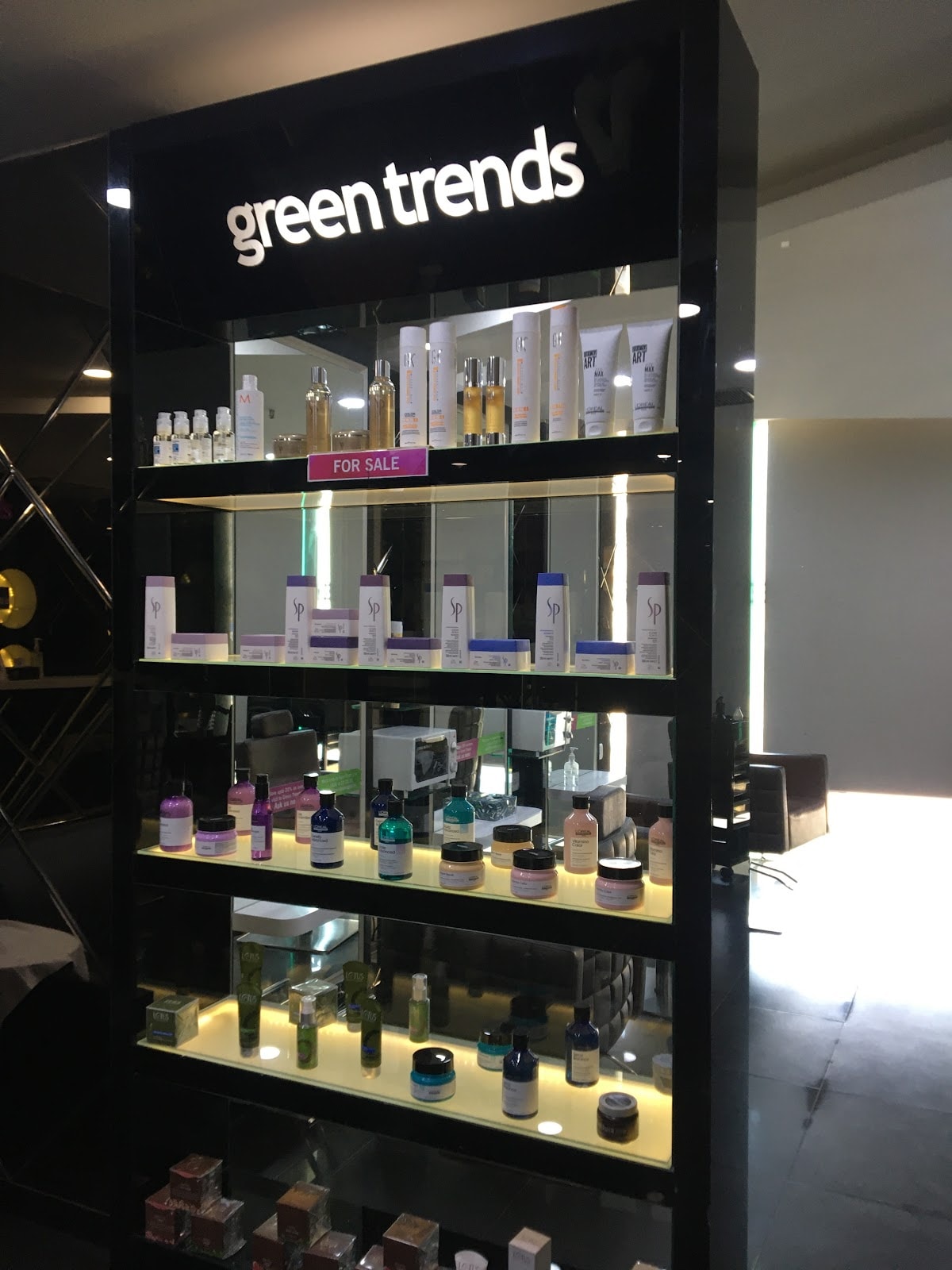 Green trends-unisex Hair and Style Salon interior